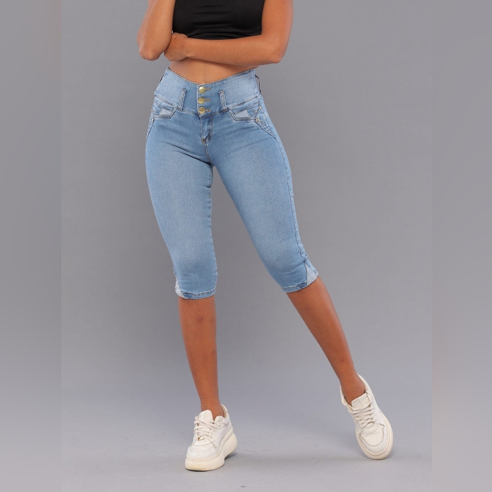 NWT Colombiana Selena Butt Lift Jean Capri